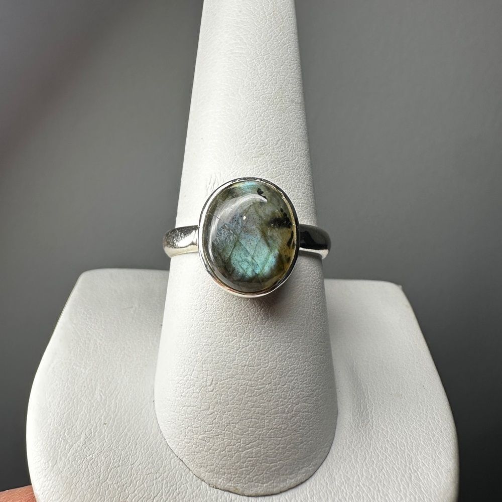NWOT 10x12 Labradorite Cabochon solitaireโring in solidโ sterling silver!